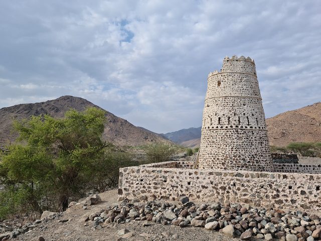 Representative photo of forts & castles in the UAE, not Sahara Desert Fortress