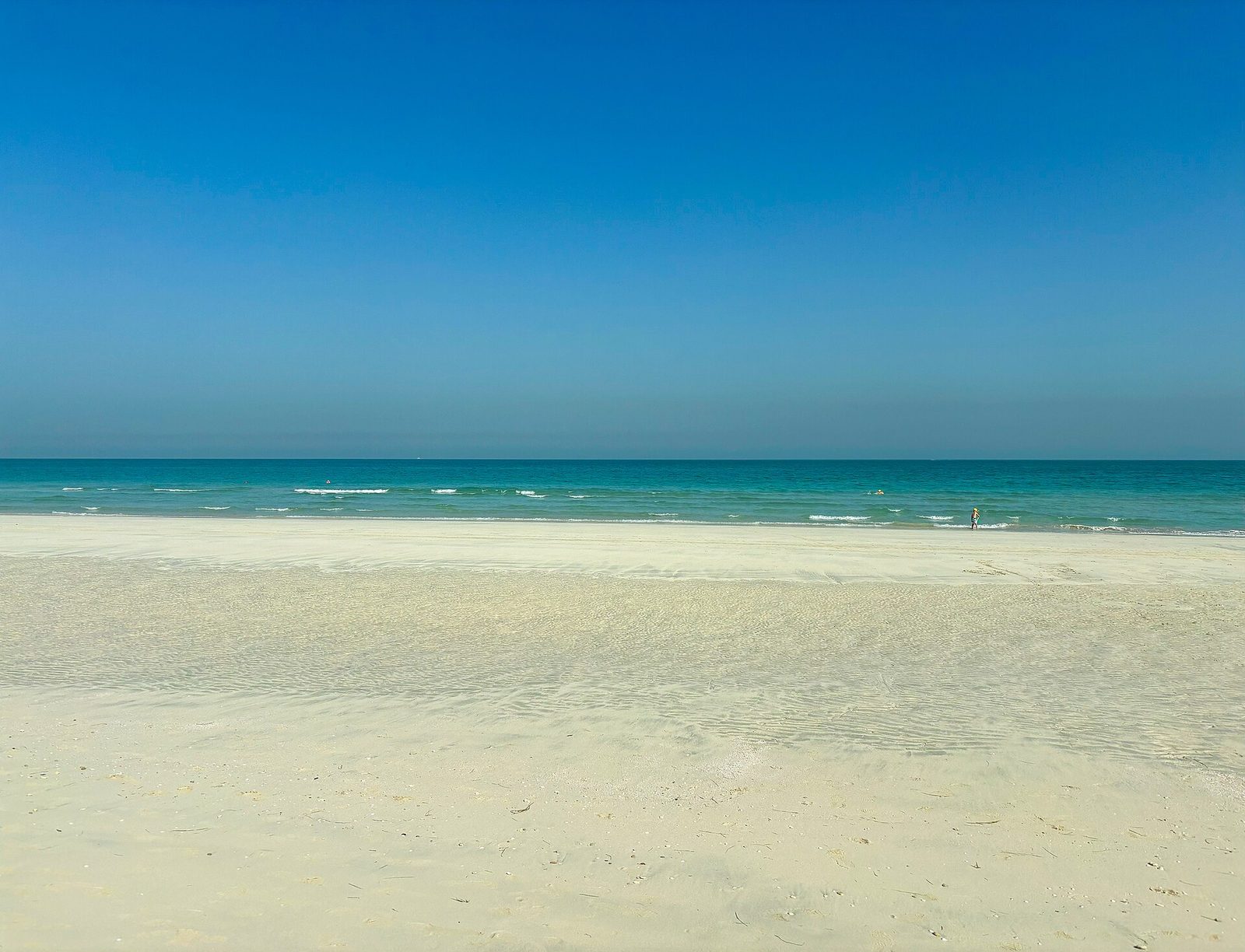 Representative photo of islands & coast in the UAE, not Fatasi Island