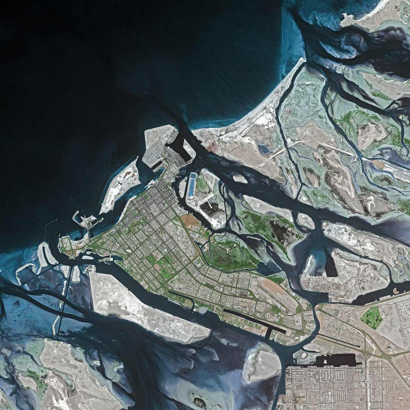 Abu Dhabi Island — Abu Dhabi SPOT 1034.jpg