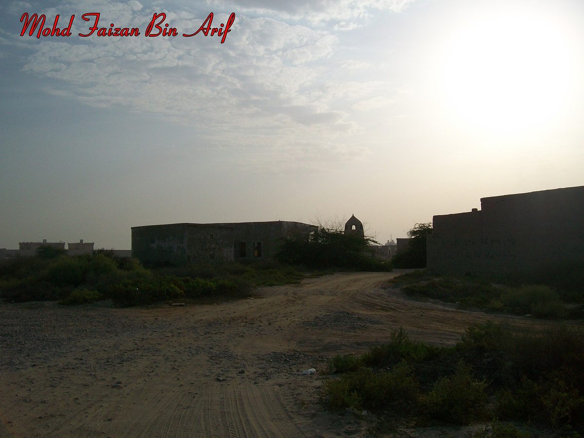 Al Jazirah al Hamra - Old Town — Al Jazirat Al Hamra - United Arab Emirates - panoramio (1).jpg