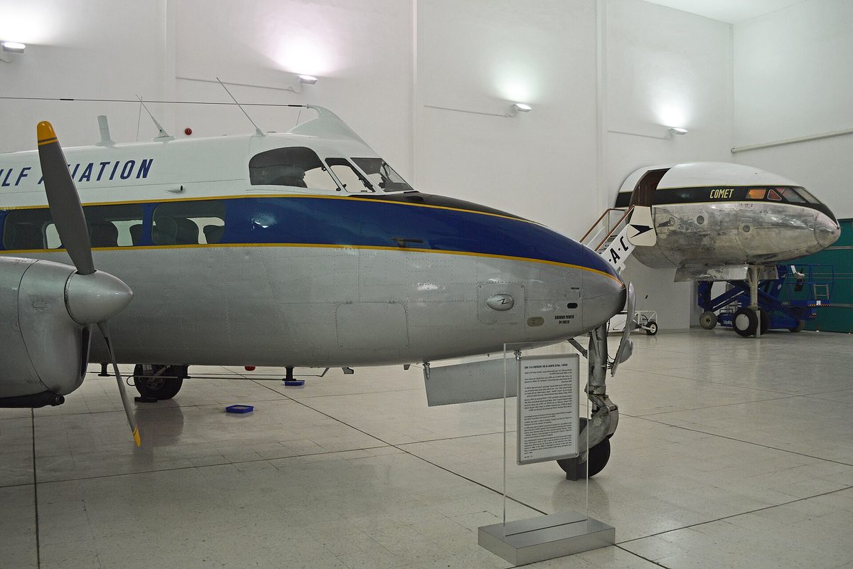 Al Mahatta Museum — Heron and Comet nose. Al Mahatta Aviation Museum, Sharjah (21815557959).jpg