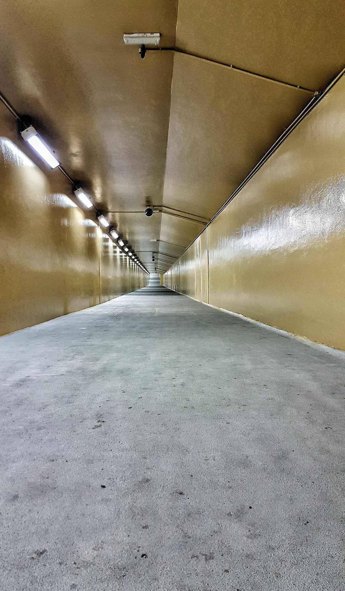 Al Shindagha Tunnel — Shindagha walkway.jpg