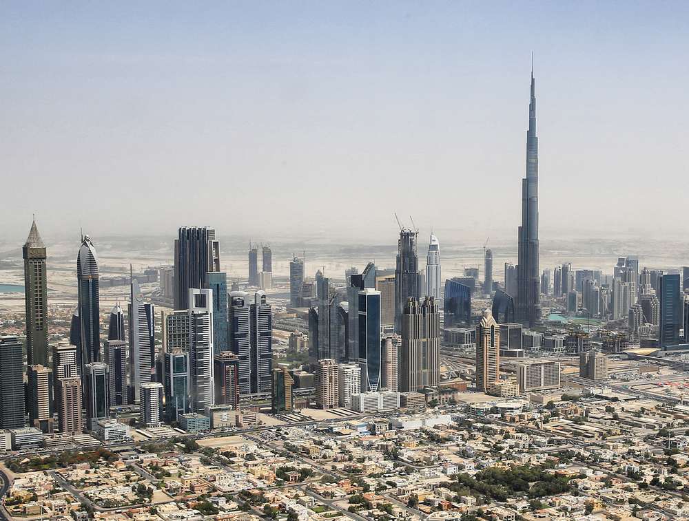 Burj Khalifa — Dubai skyline 2015 (crop).jpg