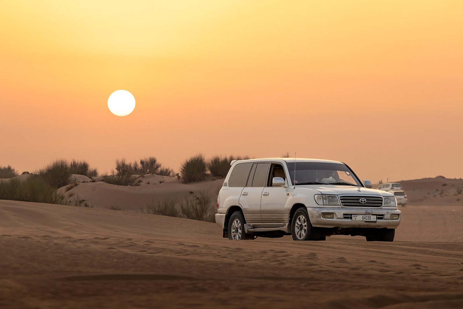 Dubai dune bashing — A car on Dubai Dune bashing.jpg