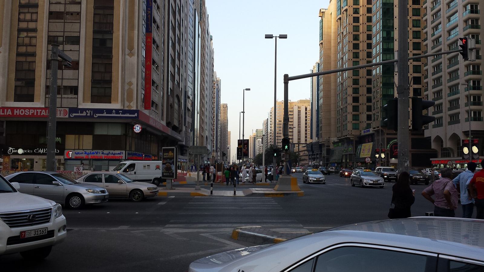 Hamdan Center — Hamdan Streat, Near DU Main office - Abudhabi UAE - panoramio (4).jpg