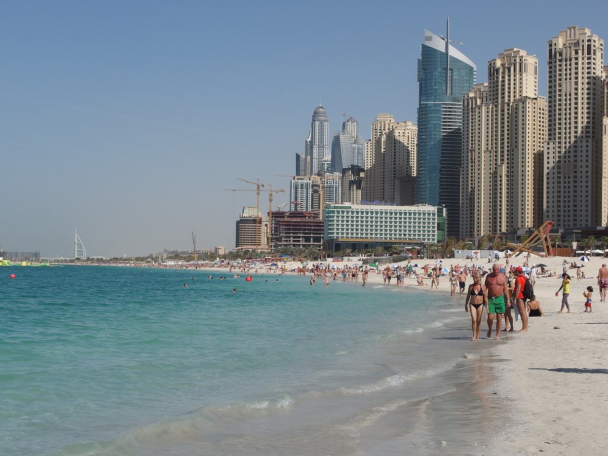 Jumeirah Beach — Beach @ Jumeirah Beach Residence @ Dubai Marina (15852332215).jpg