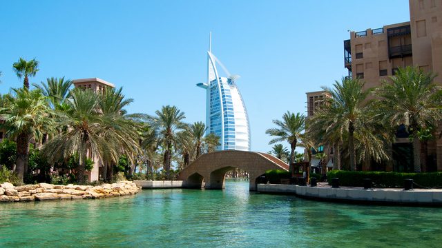 Mina Al arab