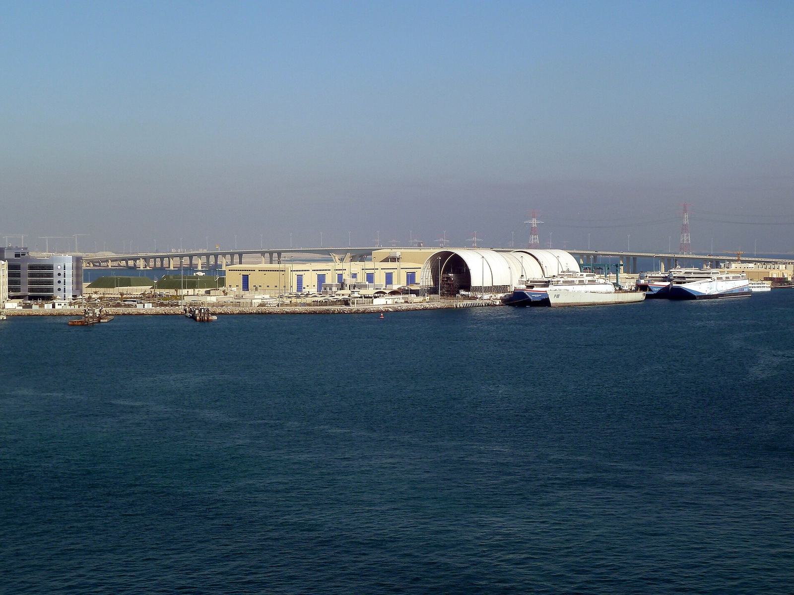 Port Zayed — Abu Dhabi Zayed Port - Saadiyat Bridge - أبو ظبي ميناء زايد - جسر السعديات - panoramio.jpg
