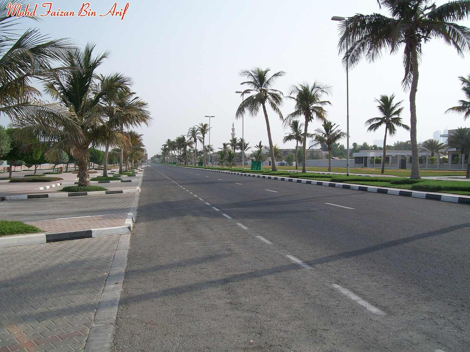 Sandy Mamzar Beach — Al Mamzar - Dubai - United Arab Emirates - panoramio (12).jpg