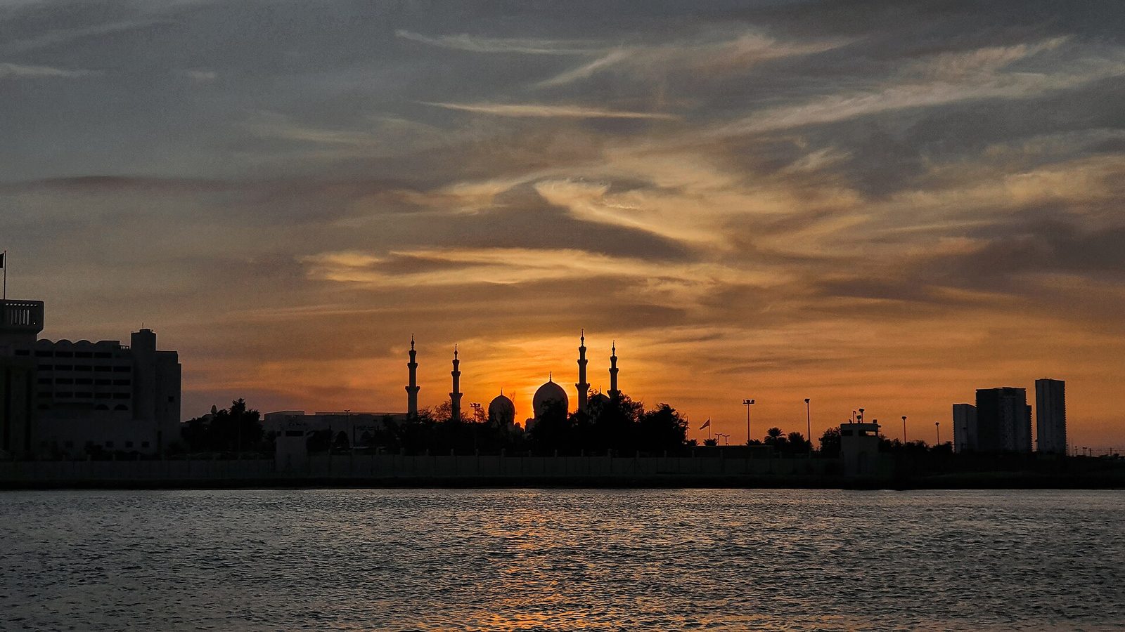 Sheikh Zayed Grand Mosque — Sheikh Zayed Mosque Silhouette.jpg