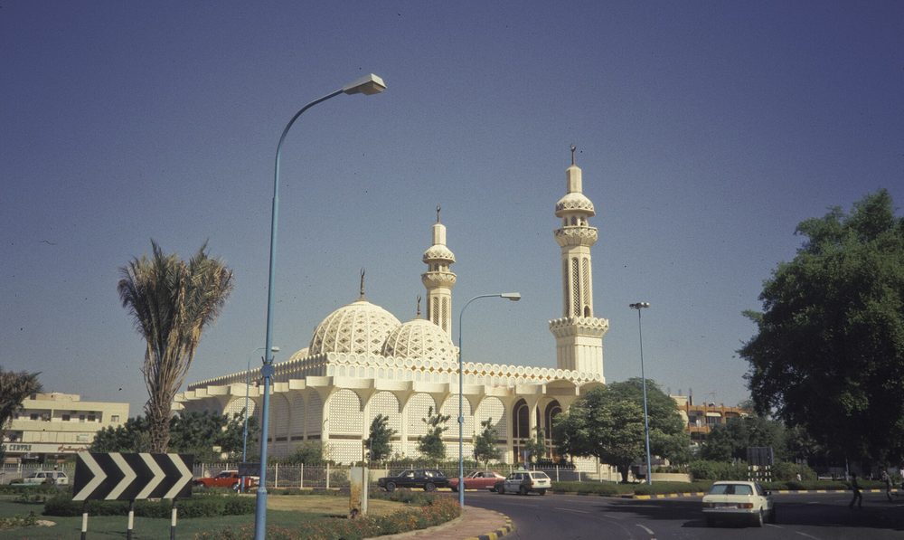 Sheikha Salama mosque — Emirate1987-001 hg.jpg