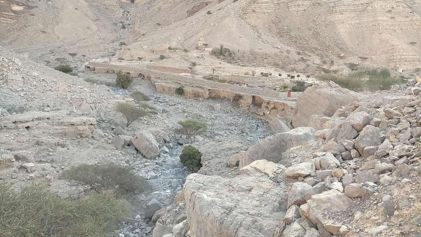 Wadi Al Gabbah — Confluence of the Wadi Al Gabbah into the Wadi Sha'am. Emirate of Ras Al Khaimah - 1.jpg
