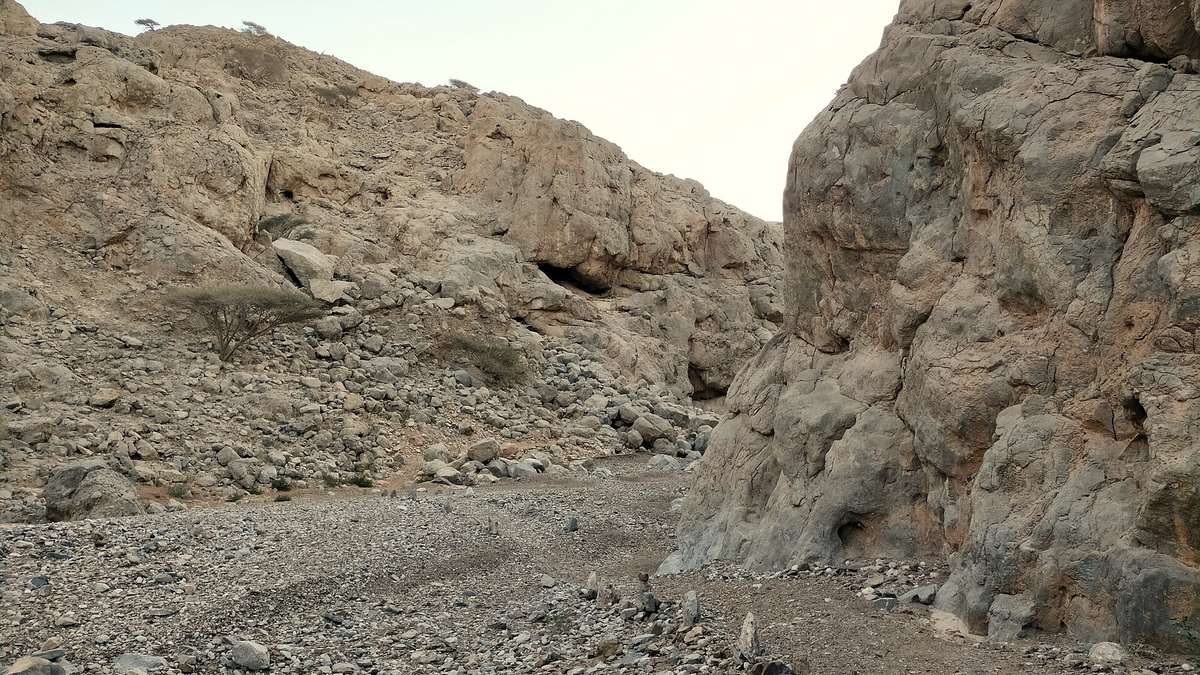 Wādī Awsāq — Gorge in the middle course of the Wadi Awsaq, a tributary of the Wadi Tawiyayn - Emirate of Fujairah - 1.jpg