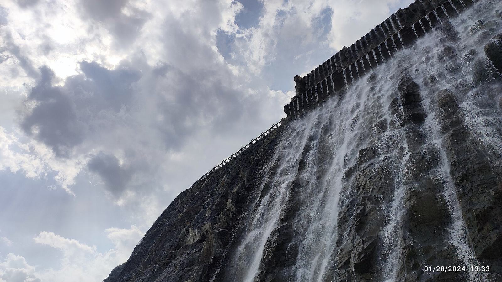 Waterfall — Khor Fakkan Waterfall.jpg
