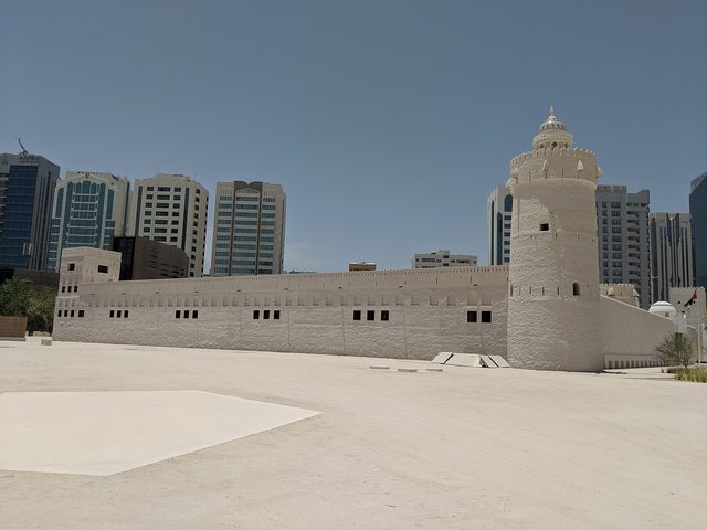 Zayed the Second Mosque, Al-Hisn